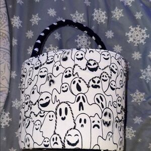 👻👻Ghost Patterned Halloween basket👻👻